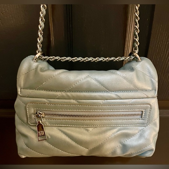Badgley Mischka Handbag Quilted Light Blue Vegan Leather Chain Strap - Picture 8 of 10